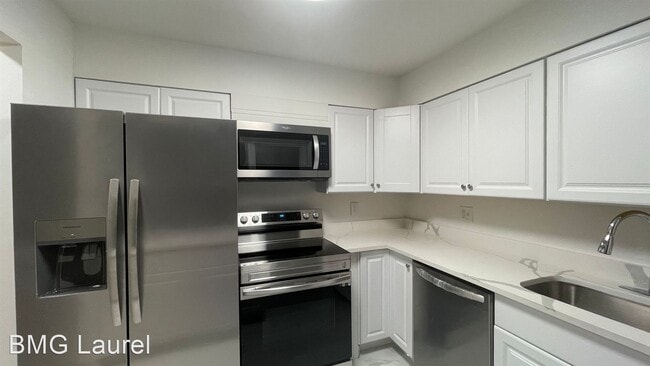 Building Photo - 1 br, 1 bath House - 10108 Campus Way S  (...