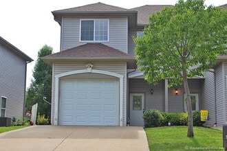 Building Photo - 1345-1347 Amblewood Dr
