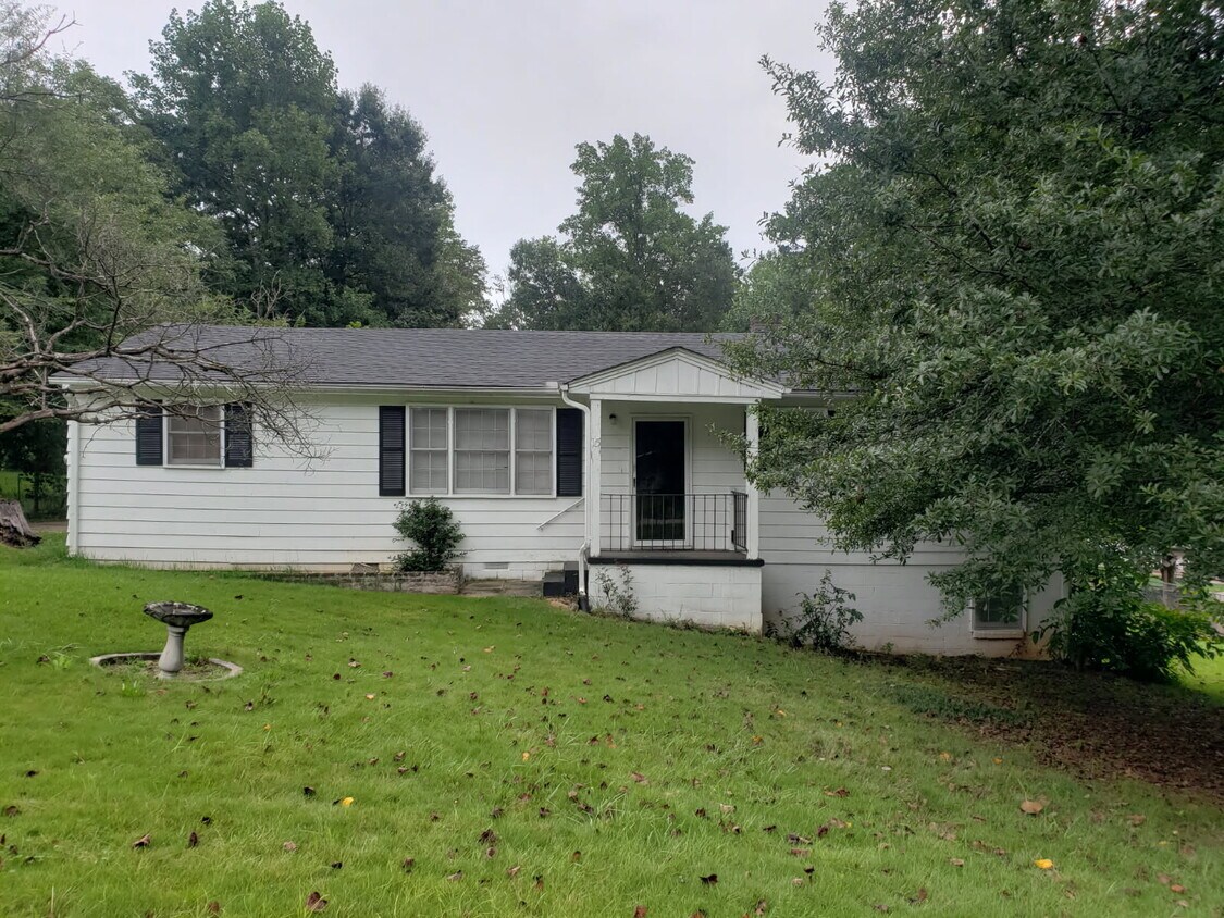 Primary Photo - 15 Hughes Rd