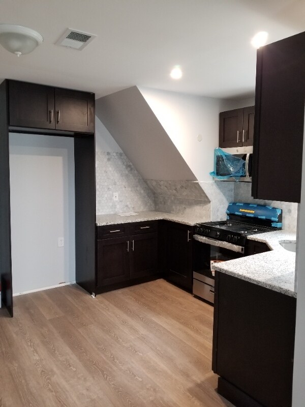 Primary Photo - 415 Crosby Ave