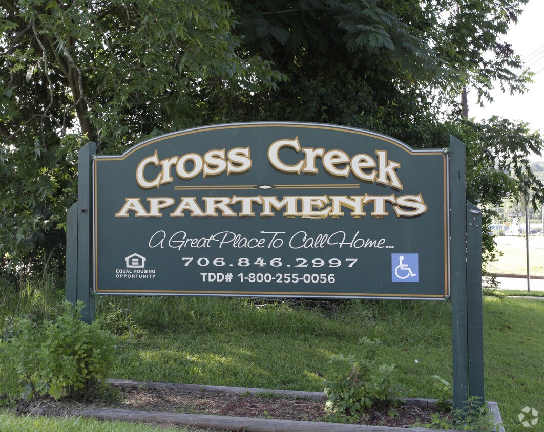 Foto del edificio - Cross Creek Apartments
