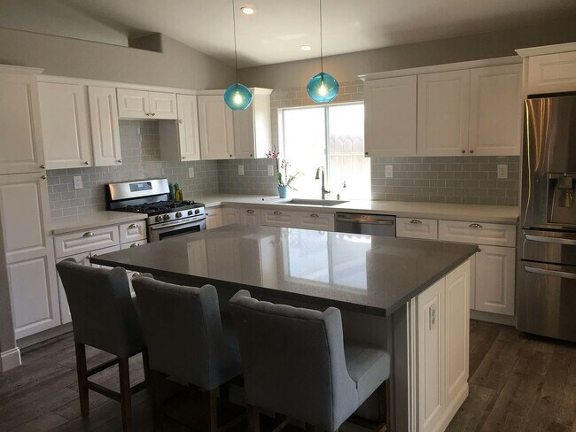 Foto del edificio - 190 San Tropez Dr