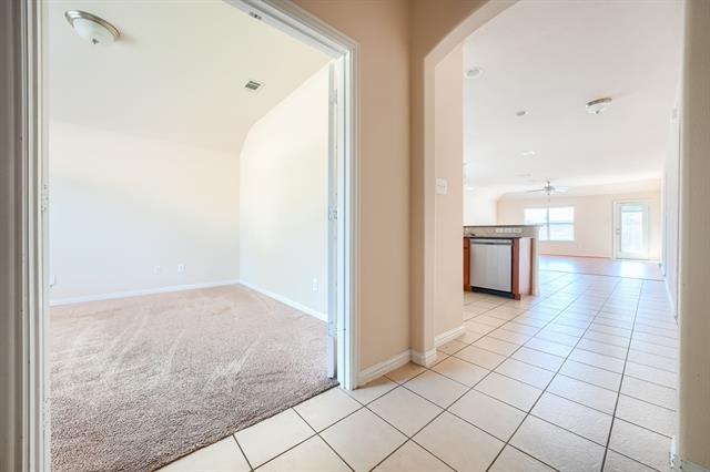 Foto del edificio - 2104 Jasmine Valley Drive