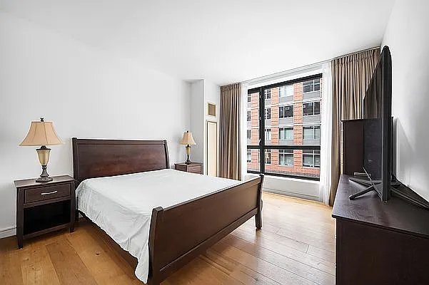 Foto principal - 540 W 28th St