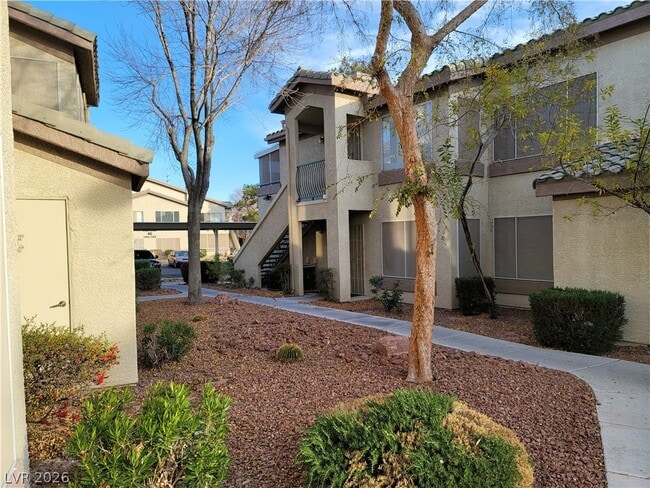 Foto del edificio - 5710 E Tropicana Ave