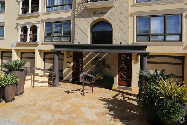 Country Club Apartments