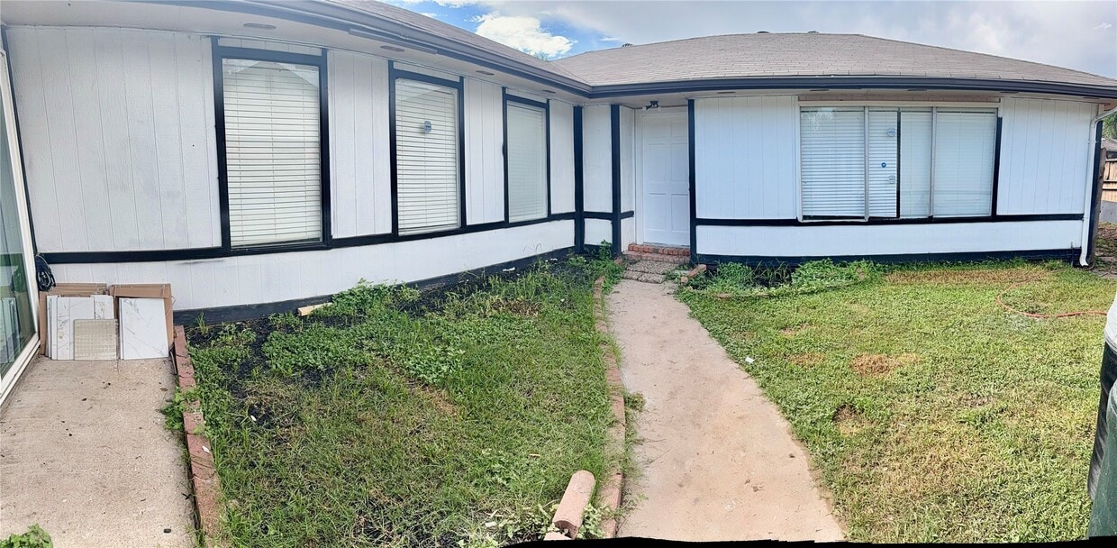 Primary Photo - 13035 Bassford Dr