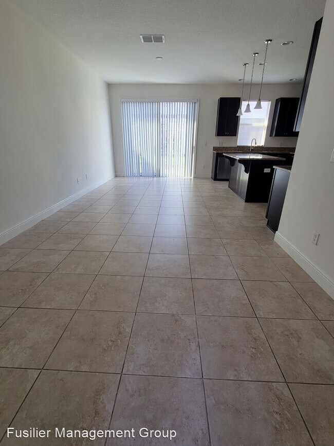 Foto del edificio - 3 br, 2.5 bath House - 14075 Helsby St