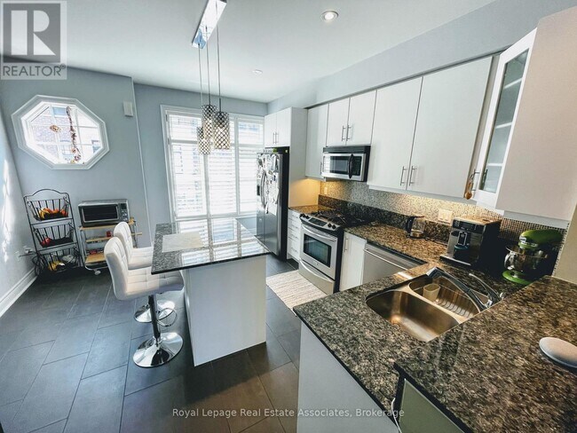 Photo du bâtiment - 56 Lobo Mews