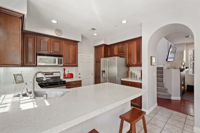 Building Photo - 907 Mira Lago Way