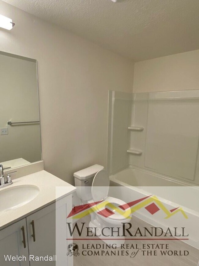 Building Photo - 3 br, 2 bath House - 2101 Main Street #401