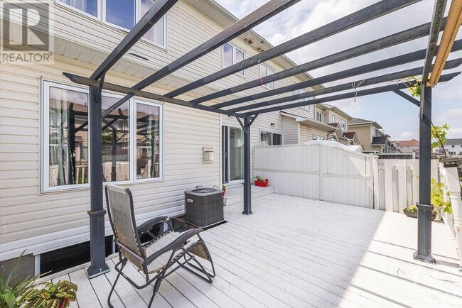 Photo du bâtiment - 214 Montmorency Way