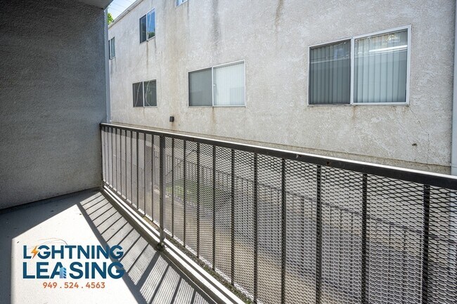 Building Photo - 14201 Victory Blvd