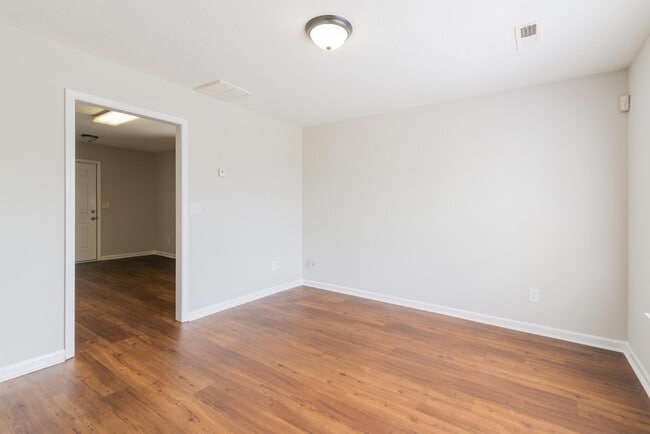 Building Photo - 3739 Kadey Dr