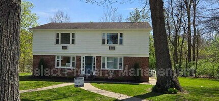Building Photo - 3839 Sleepy Hollow Ln