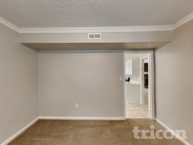 Foto del edificio - 7400 Palmetto Ct