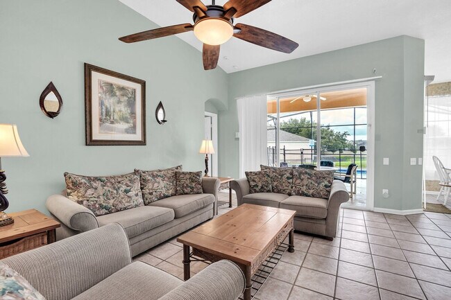 Foto del edificio - 8144 Fan Palm Way