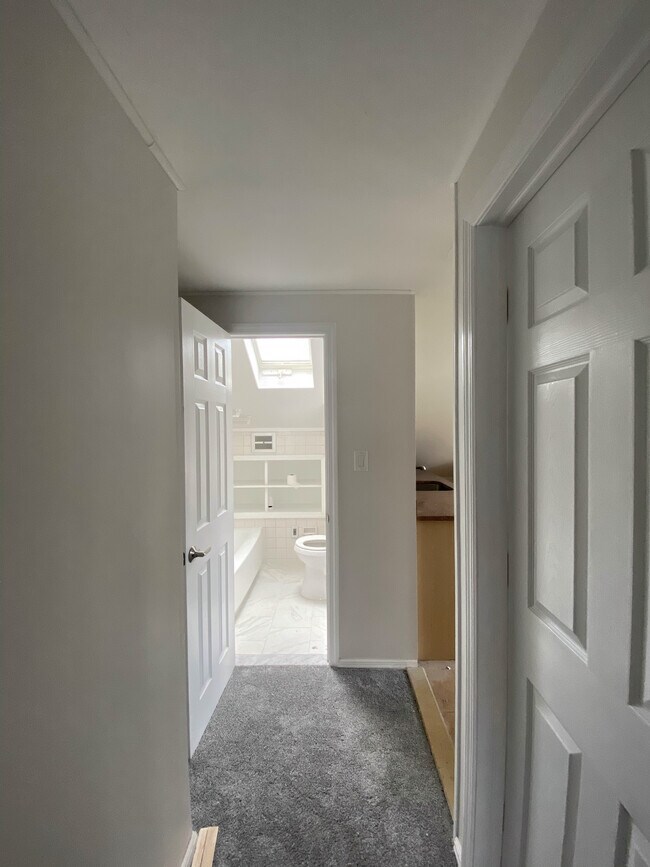 bathroom - 15 Disc Ln