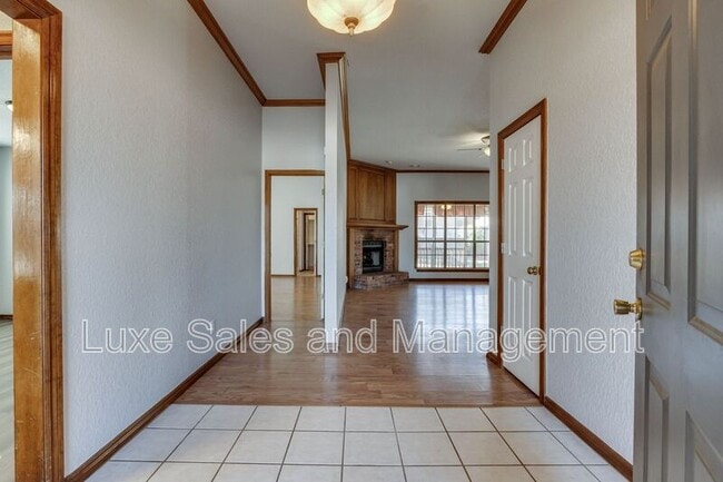 Foto del edificio - 17521 Cranbrook Rd