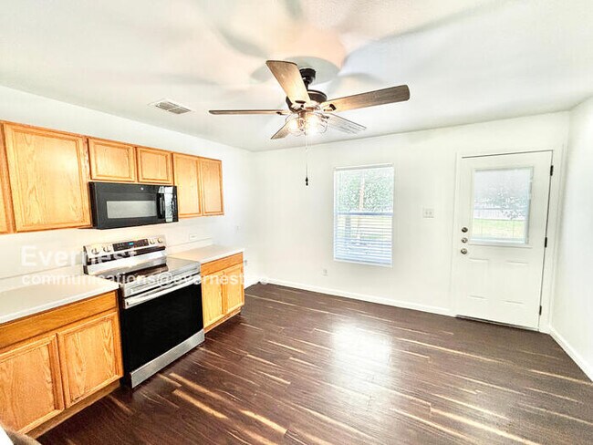 Foto del edificio - 12924 Kingsgate Dr
