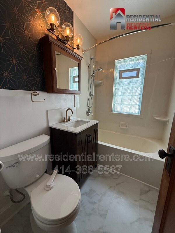 Building Photo - 2203 N 68th St