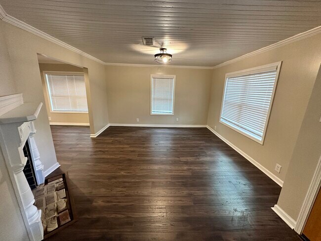 Foto del edificio - 406 Phillips Ave