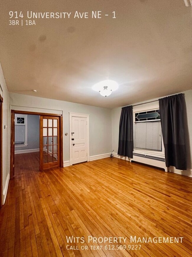 Building Photo - 914 University Ave NE