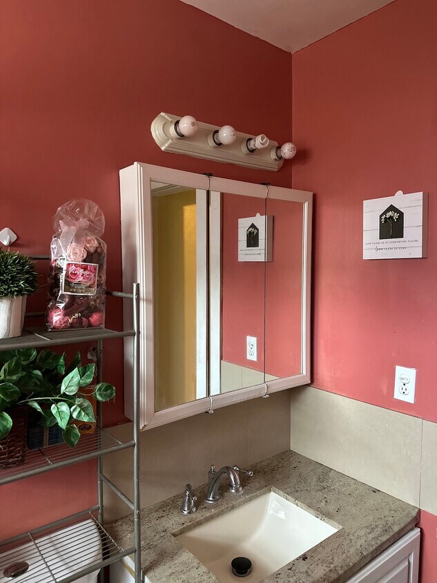 Foto del edificio - 18813 NW 32nd Ave