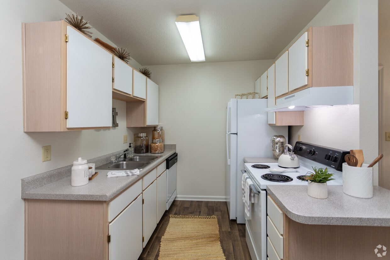 Primary Photo - Treybrooke Village Apartments