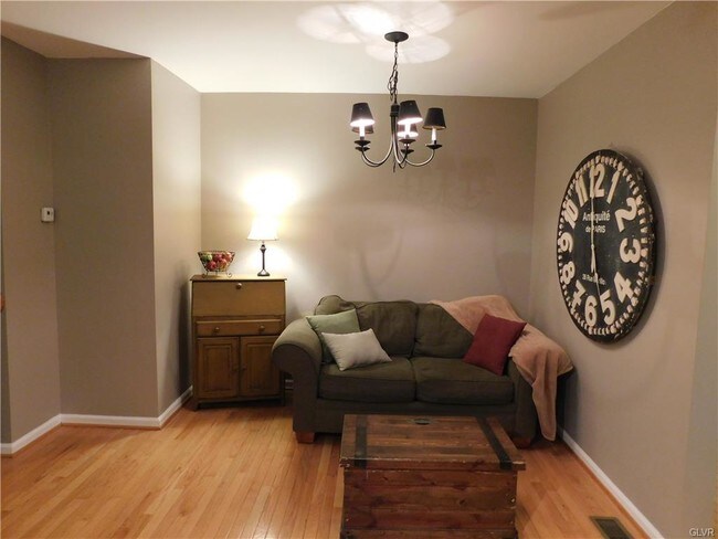 Foto del edificio - 4110 Huckleberry Dr