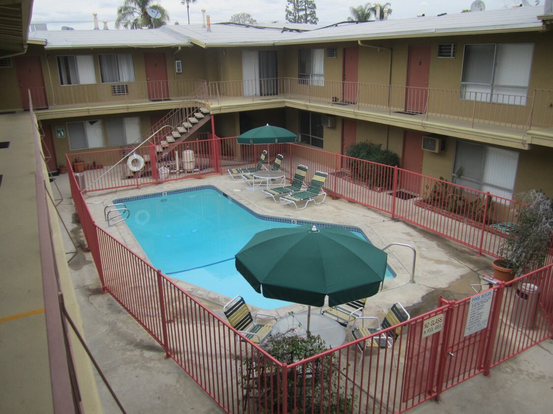 Pool - Clark Street Apartments