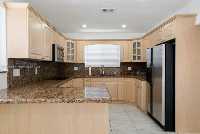 Building Photo - 9200 SW 62nd St