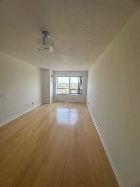 Building Photo - 61 Heintzman St