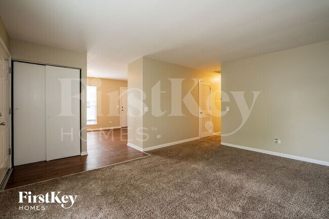 Foto del edificio - 319 Fairlawn Dr