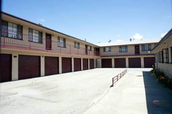 Primary Photo - 10945 California Ave