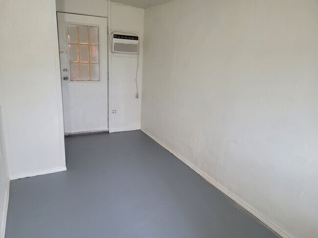 Building Photo - Copa Mobile Home Park