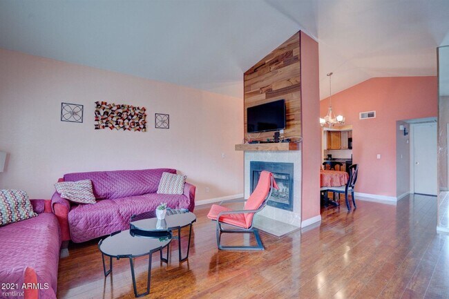 Building Photo - 3 br, 2 bath House - 1120 Charleston Avenue