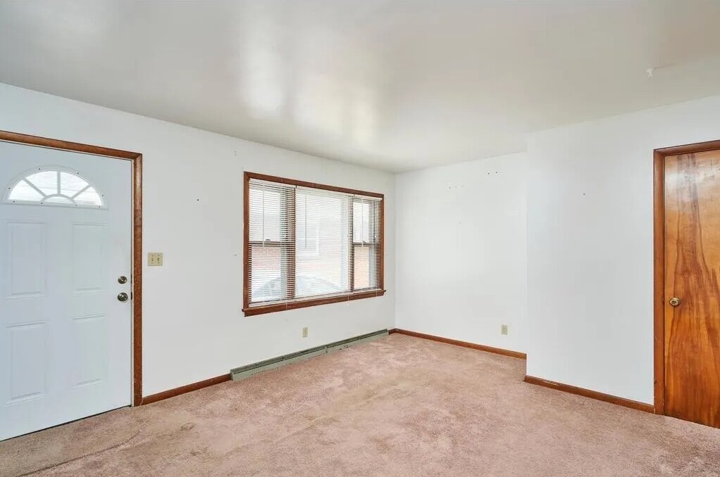578 Palmetto Ave Akron, OH 44301 – photo 3
