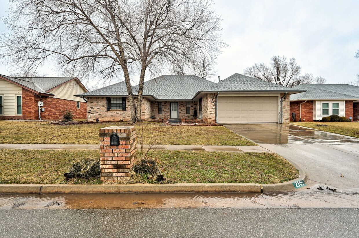 Primary Photo - Beautiful 4 Bed 2 Bath Home in Edmond!