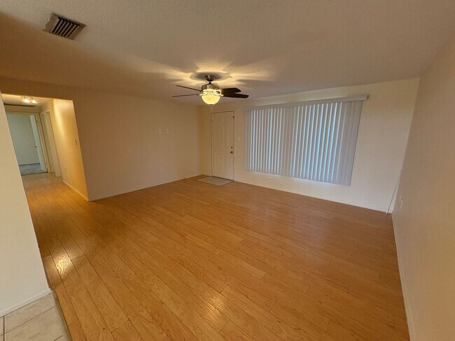 Foto del edificio - 22380 Nyack Ave