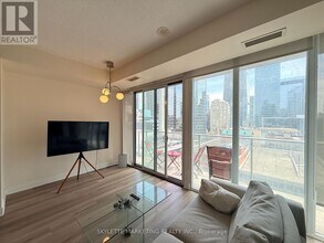 Building Photo - 126 Simcoe St