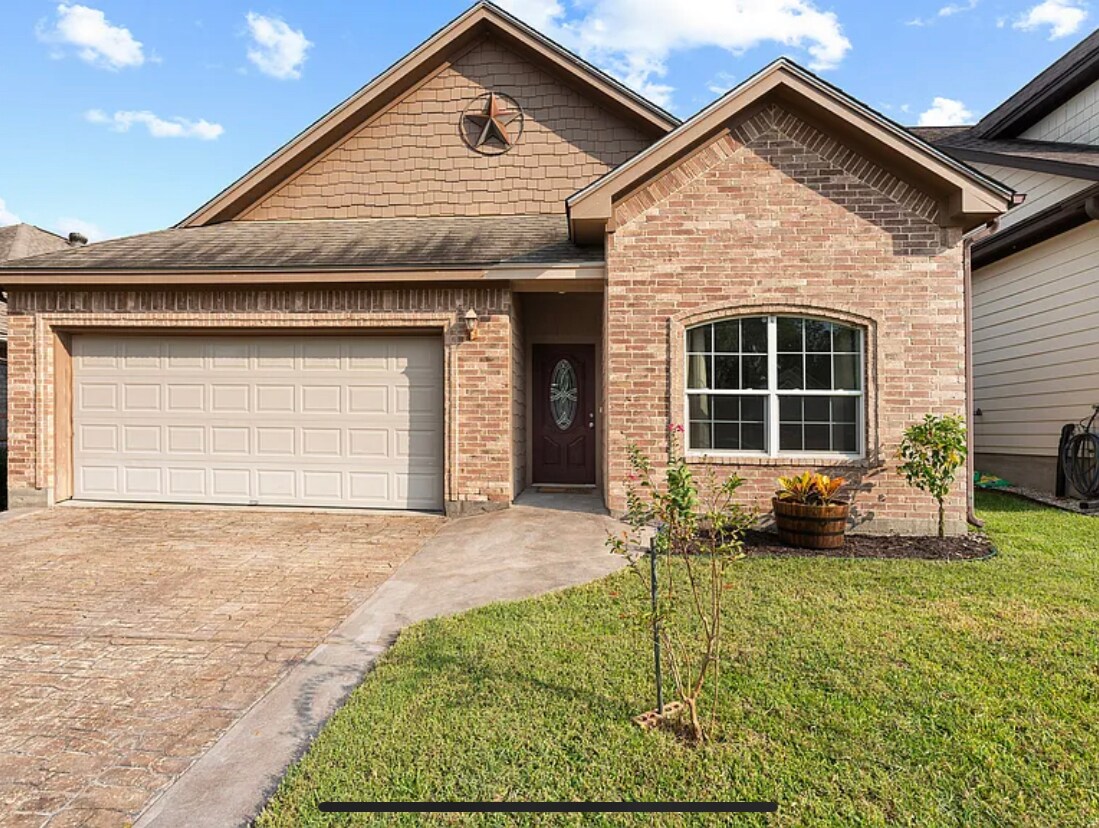 Foto principal - 111 Harbour Town Cir