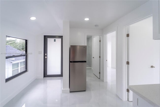 Foto del edificio - 1847 NW 18th Ave