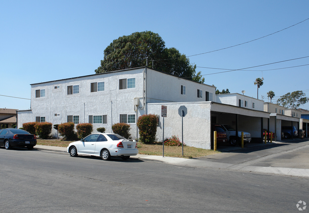 Building Photo - 2000-2008 N Ventura Rd