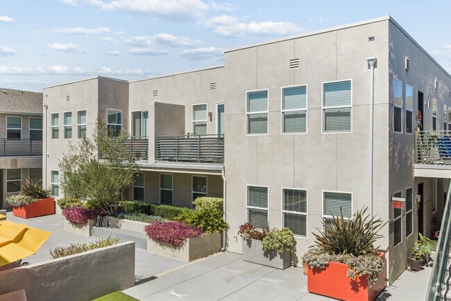 Building Photo - Yolo West Apartments