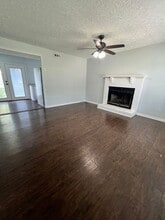 Building Photo - 3534-3534 Chesapeake Dr
