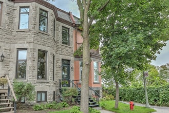 Building Photo - 57 Av Columbia