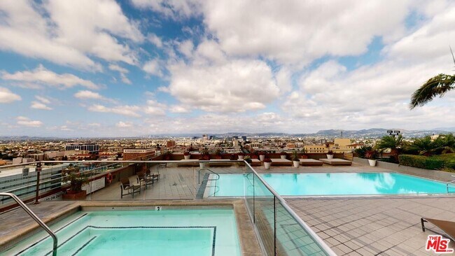 Foto del edificio - 1100 Wilshire Blvd