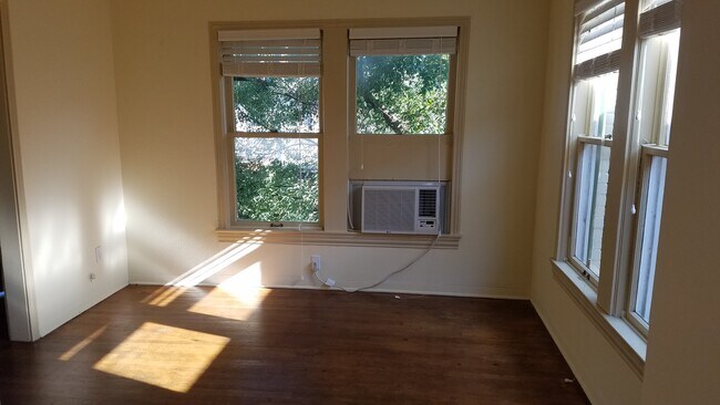 Building Photo - 4911 Milam St