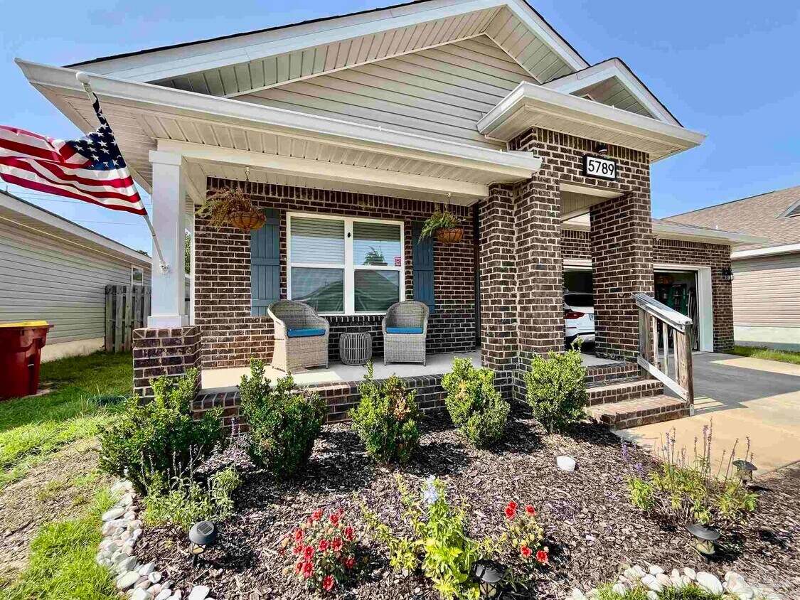 Foto principal - 5789 Guinevere Ln